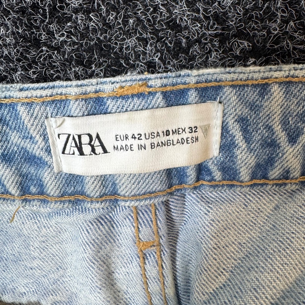 Zara High Waisted Mom Jeans Light Wash Acid Denim Straight Leg USA 10 Blue - Picture 3 of 7